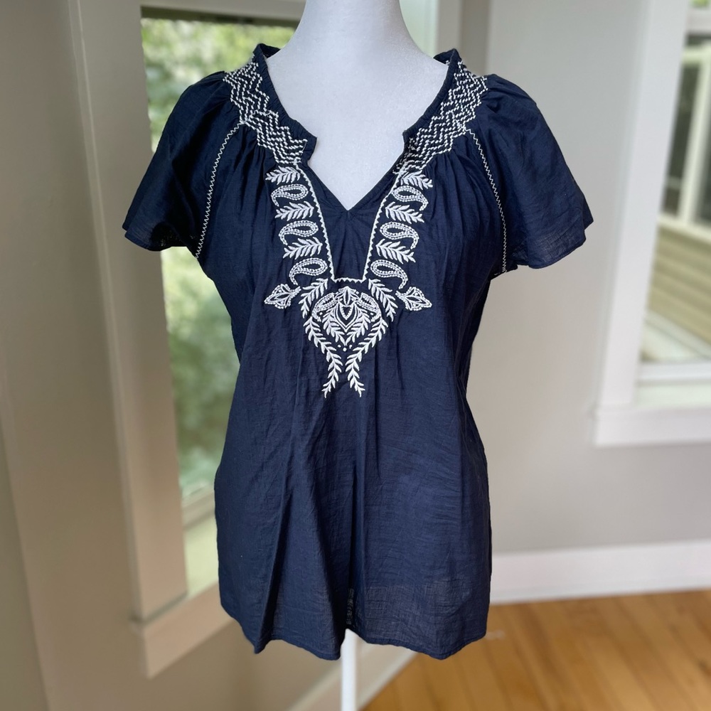 Sonoma Navy Blue with White Embroidery V neck Cotton Blouse Size Small